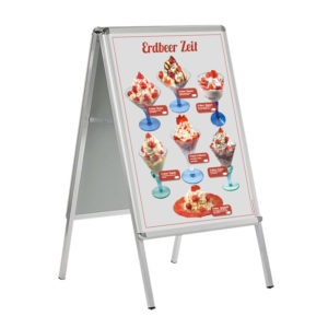 Wetterfestes Banner, Motiv Erdbeer Zeit, im Format DIN A 1 (59,4 cm x 84,1 cm)